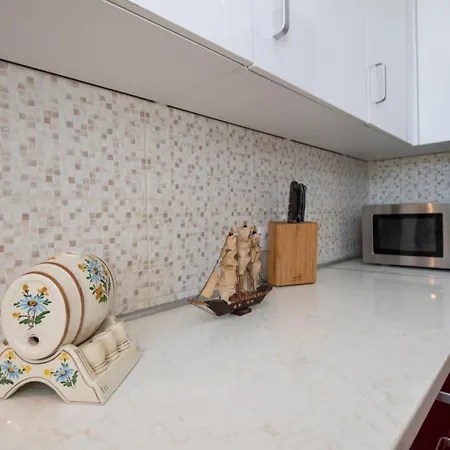 In With Seaview, Balcony, Air Condition, Wifi 5025-4 Lejlighed Ika