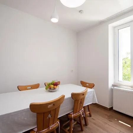 In With Seaview, Balcony, Air Condition, Wifi 5025-4 Lejlighed