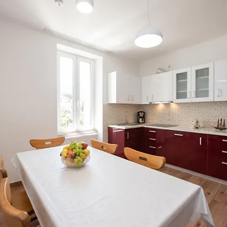 In With Seaview, Balcony, Air Condition, Wifi 5025-4 *
