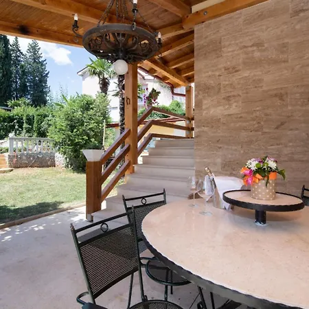 In With Seaview, Balcony, Air Condition, Wifi 5025-4 Lejlighed Ika