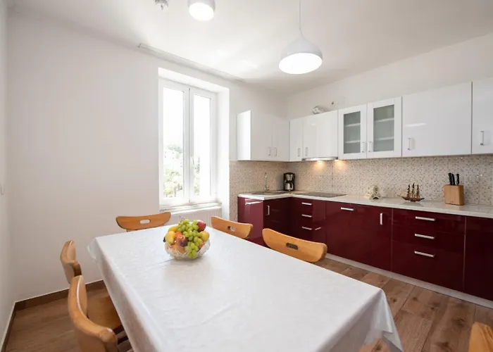 In With Seaview, Balcony, Air Condition, Wifi 5025-4 *