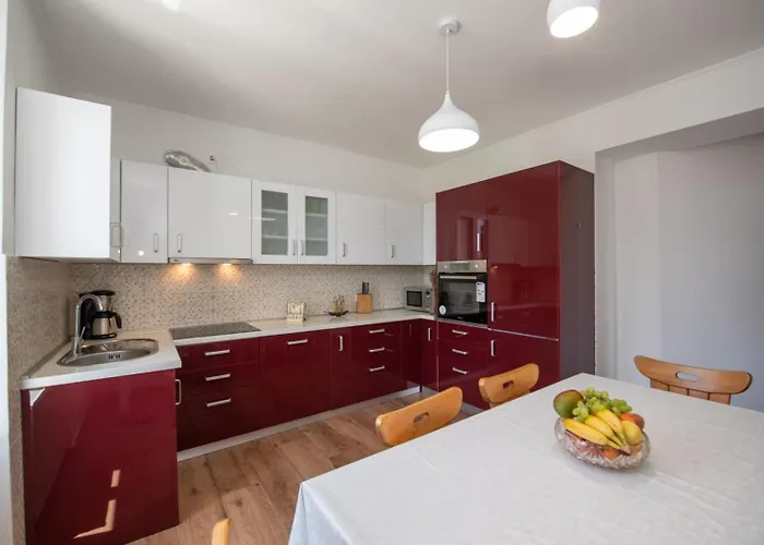 In With Seaview, Balcony, Air Condition, Wifi 5025-4 Lejlighed Ika